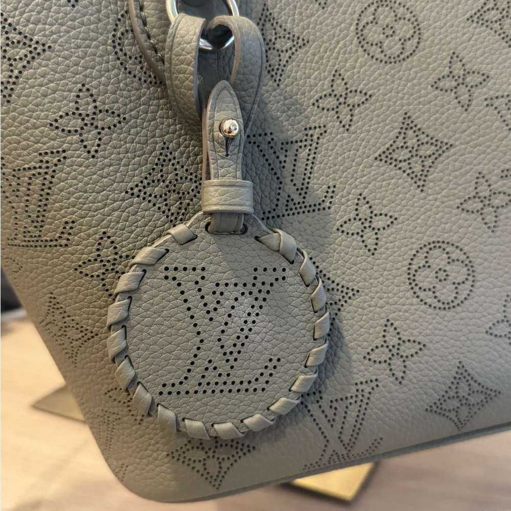Louis Vuitton 2025 fall olive green mahina two way tote - Picture 5 of 11